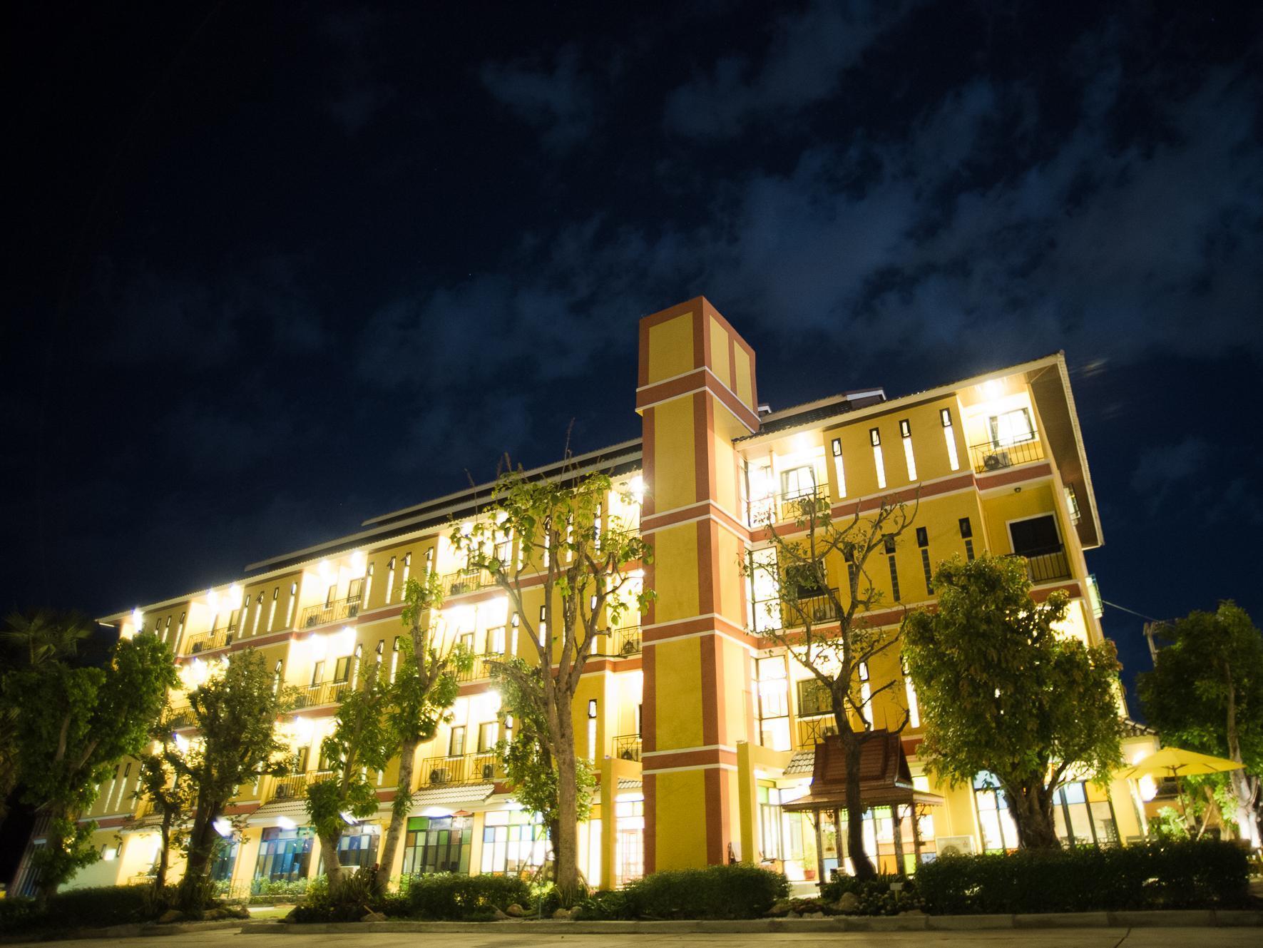 Boonme Heritage Phitsanulok Exterior photo
